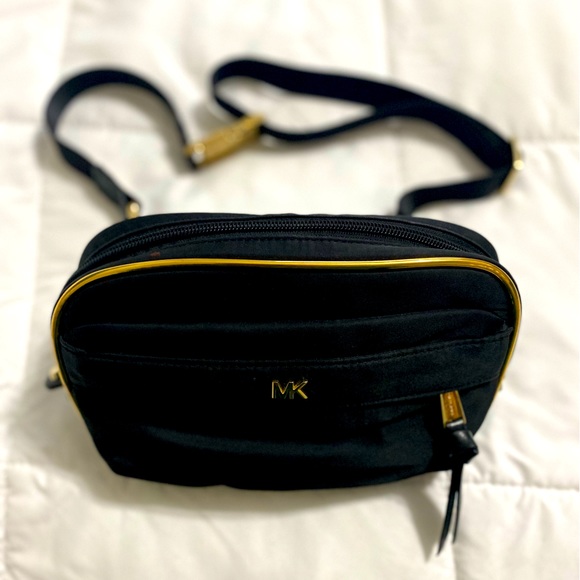 Black and Gold Michael Kors Fanny Pack - Picture 1 of 1